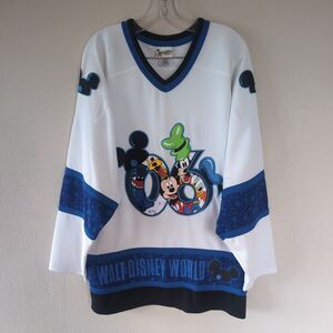 VTG Walt Disney World Jersey 2006 Mickey Mouse Goofy Pluto Donald Stitch Hockey